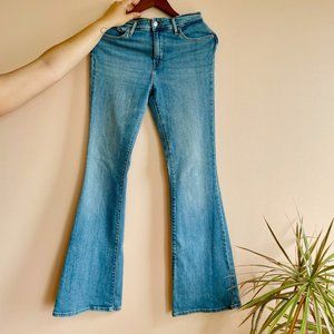 High Rise Stretchy Flare Levi's